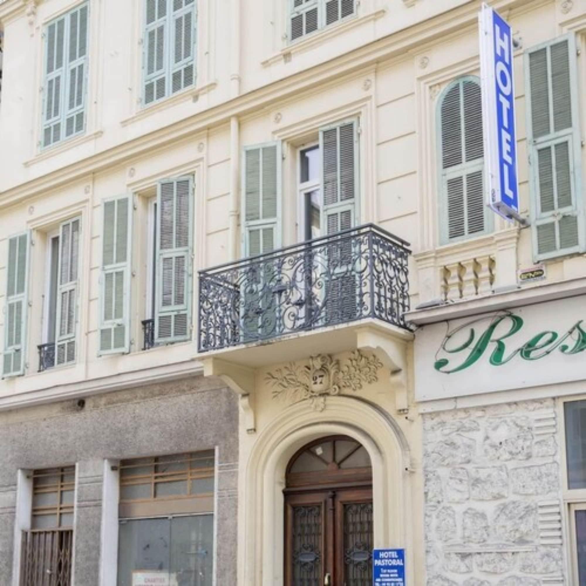 Фото отеля 3