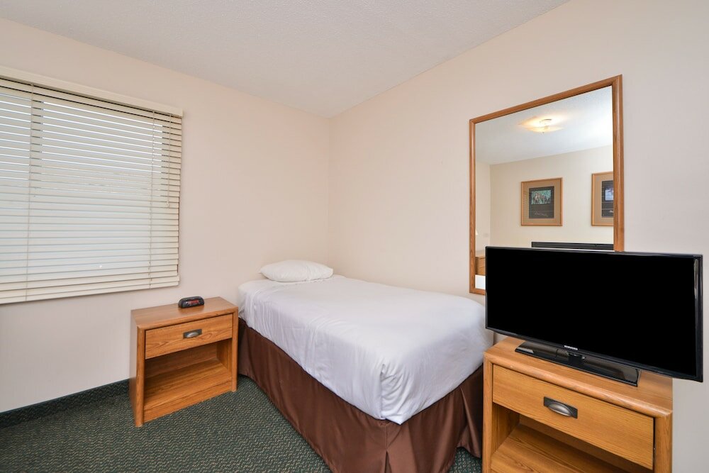 Фото Arrowwood Resort at Cedar Shore