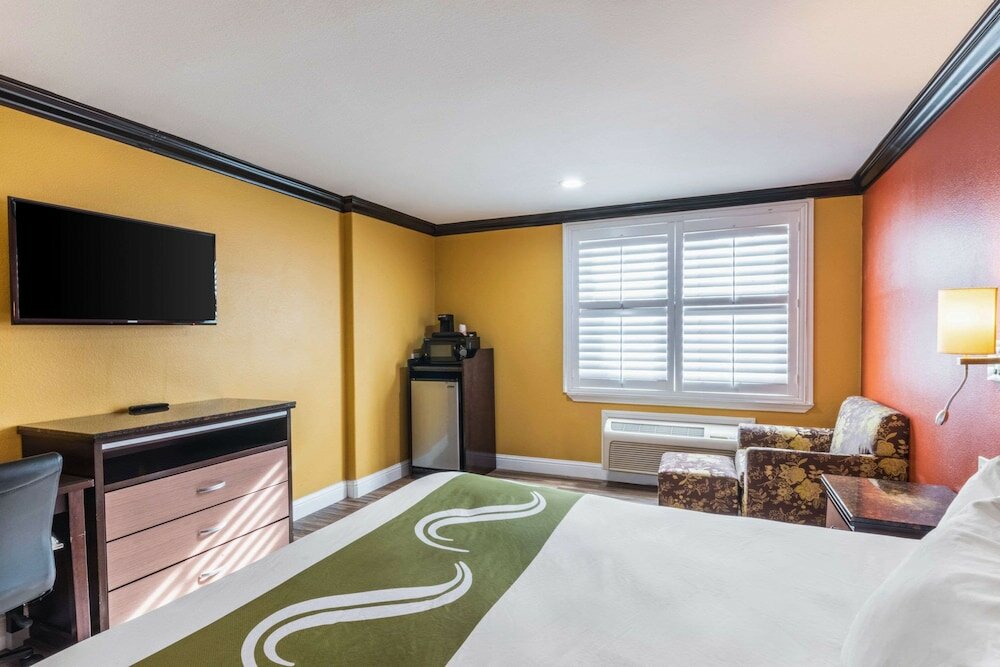 Фото Quality Inn & Suites