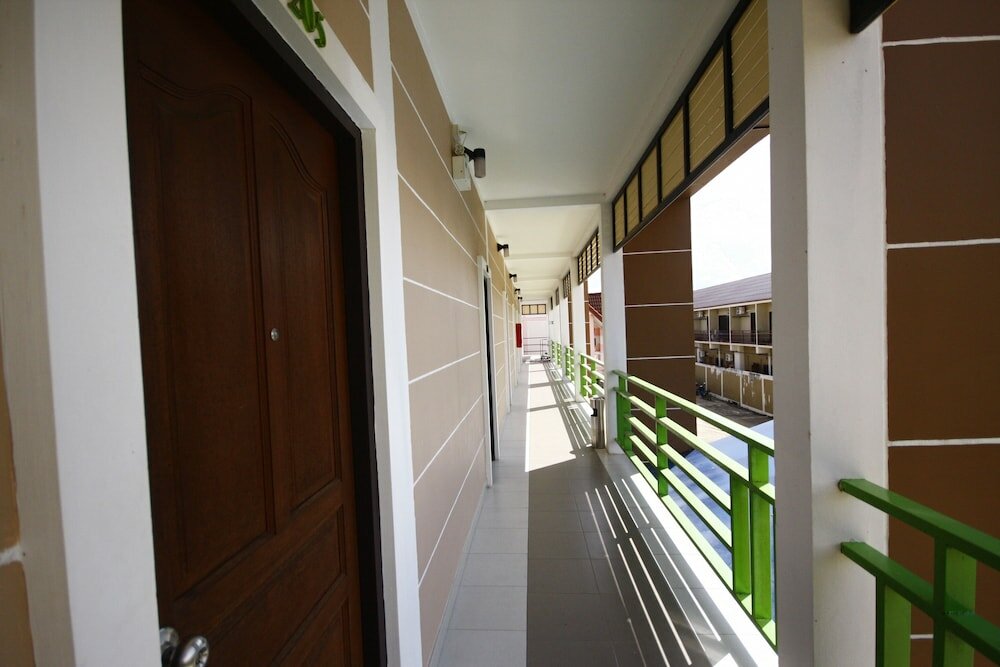 Фото Charoensuk Grand Hotel