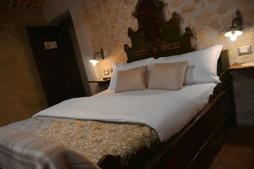 Фото Robur Marsorum Albergo Diffuso