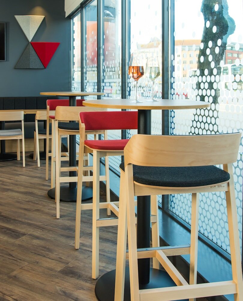 Фото Holiday Inn Express Bristol City Centre by IHG