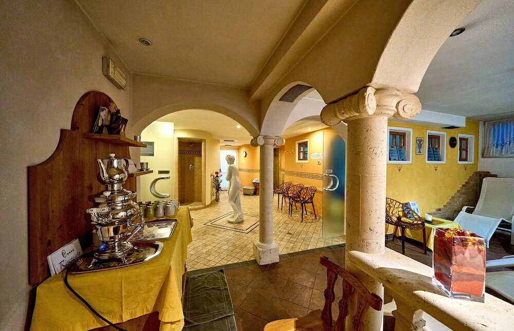 Фото Hotel Cristina