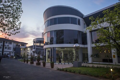 Гостиница Anew Hotel & Convention Centre Or Tambo в Бенони