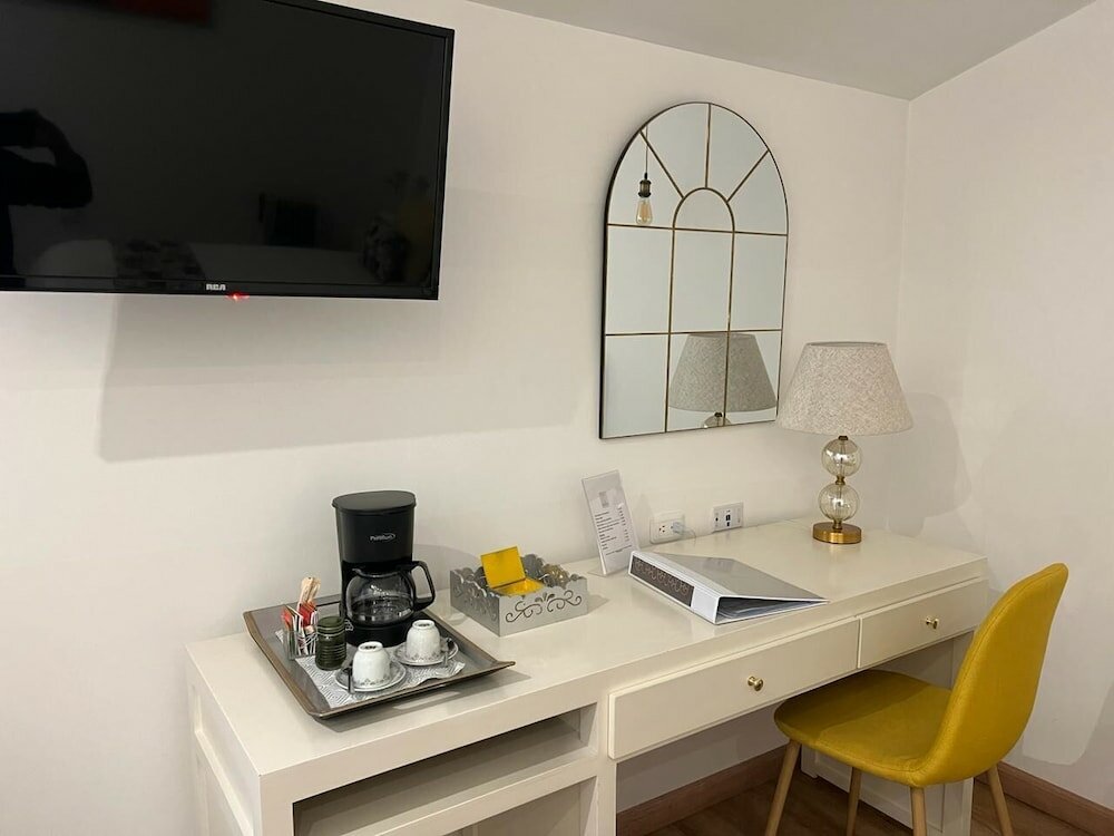 Фото Adamas House Hotel