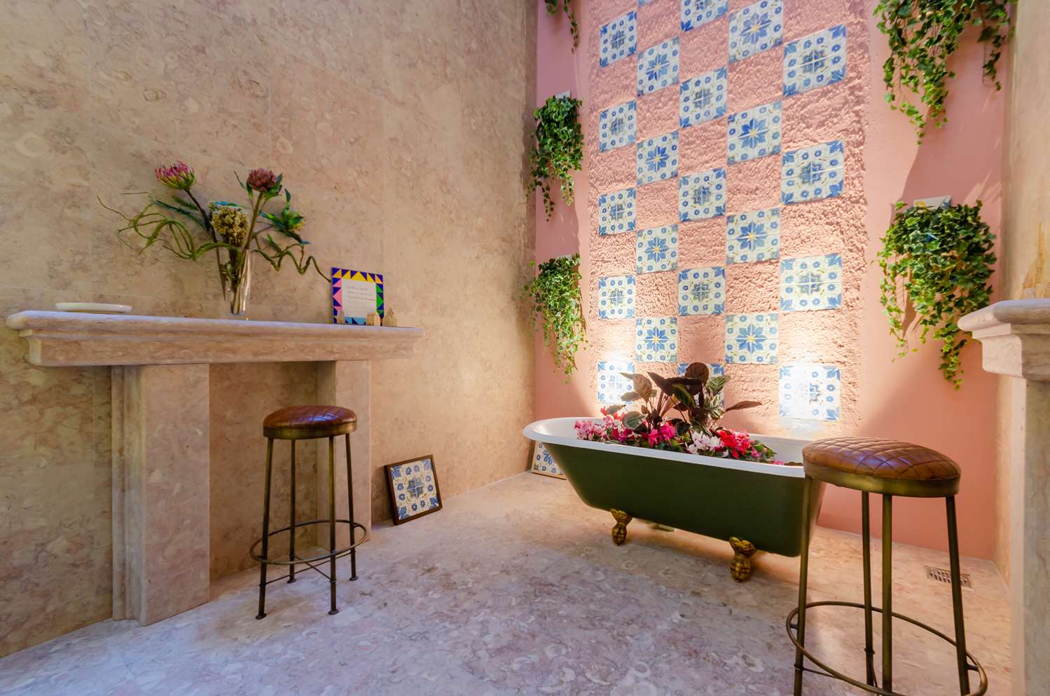 Фото The Emerald House Lisbon Curio Collection by Hilton