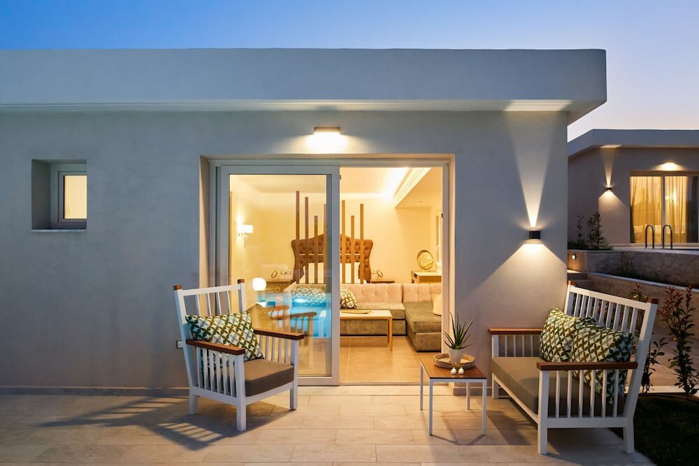 Фото Alexandra Elegance Bridging Generations