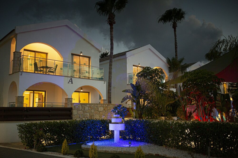 Фото Latchi Escape Hotel & Suites