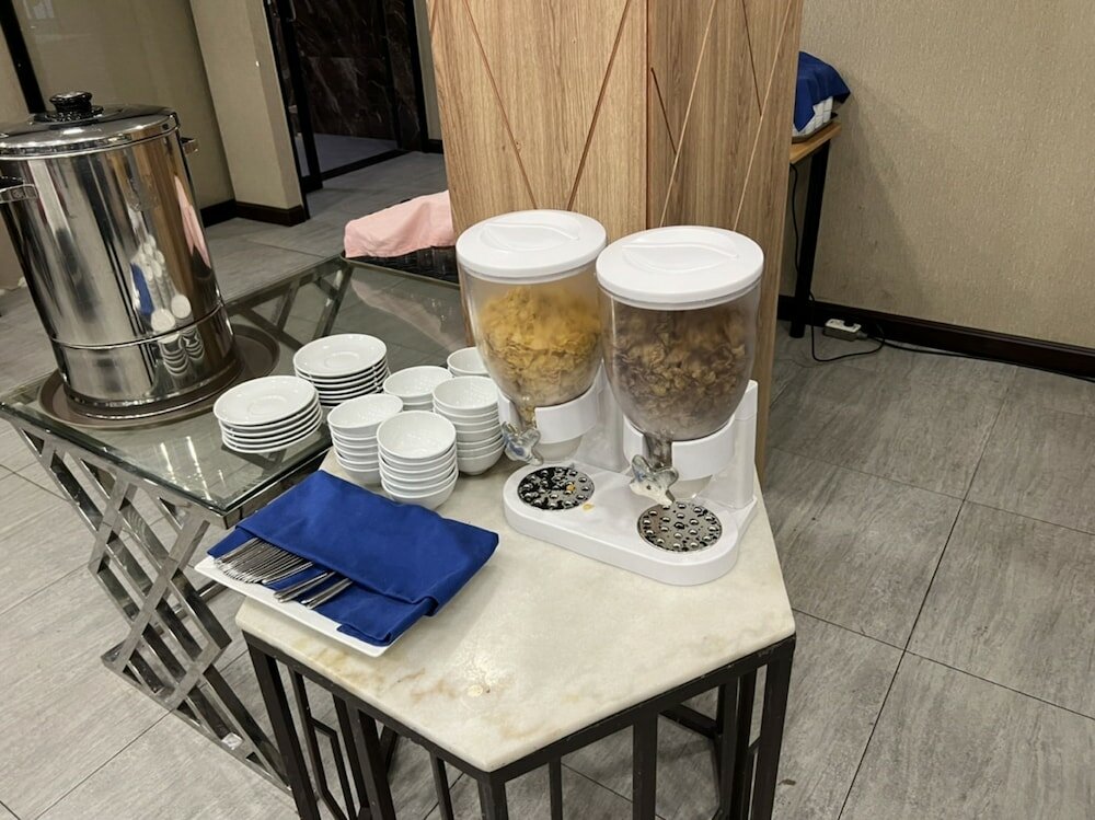 Фото Almas Hotel Bangkok