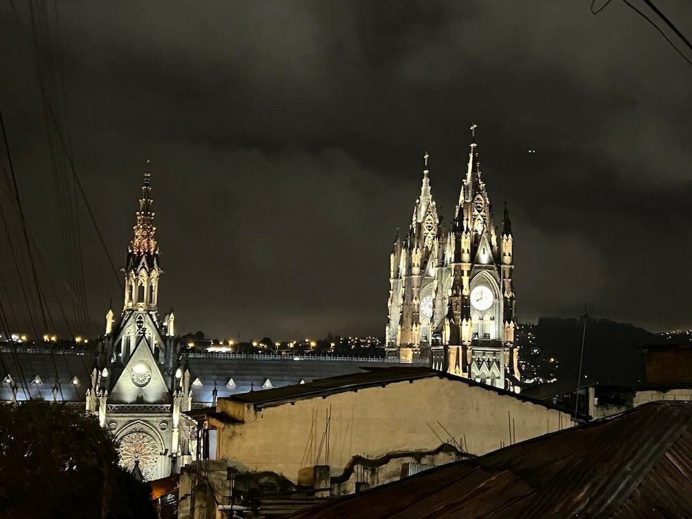 Фото Adamas House Hotel