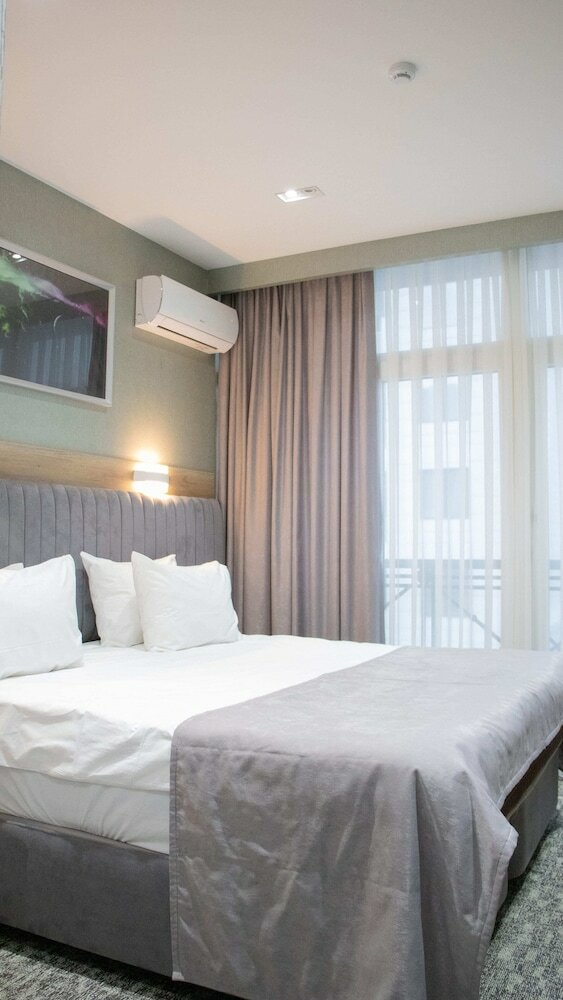 Фото Home Suites Baku — Halal Hotel