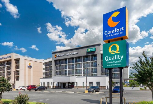 Гостиница Quality Inn & Suites Spring Lake - Fayetteville Near Fort Liberty в Спринг Лейк