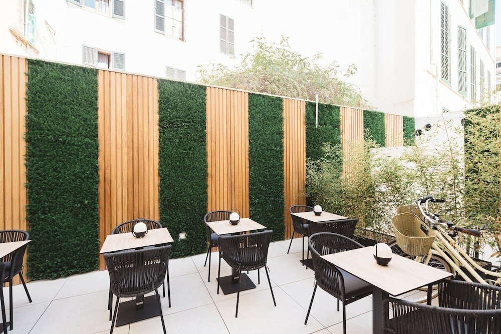 Фото Boutique Hotel Petit Montisión