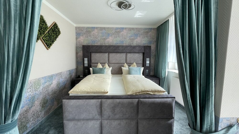 Фото Hotel Neustädter Hof