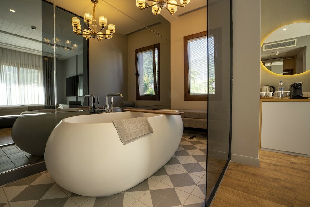 Фото Balèze Boutique Hotel