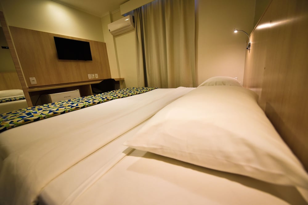 Фото Hotel Rainha dos Apóstolos