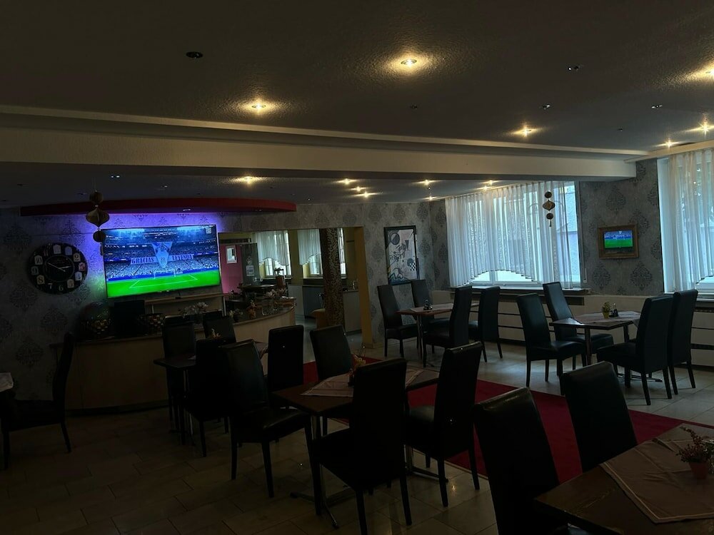 Фото Lilton Hotel Zuffenhausen