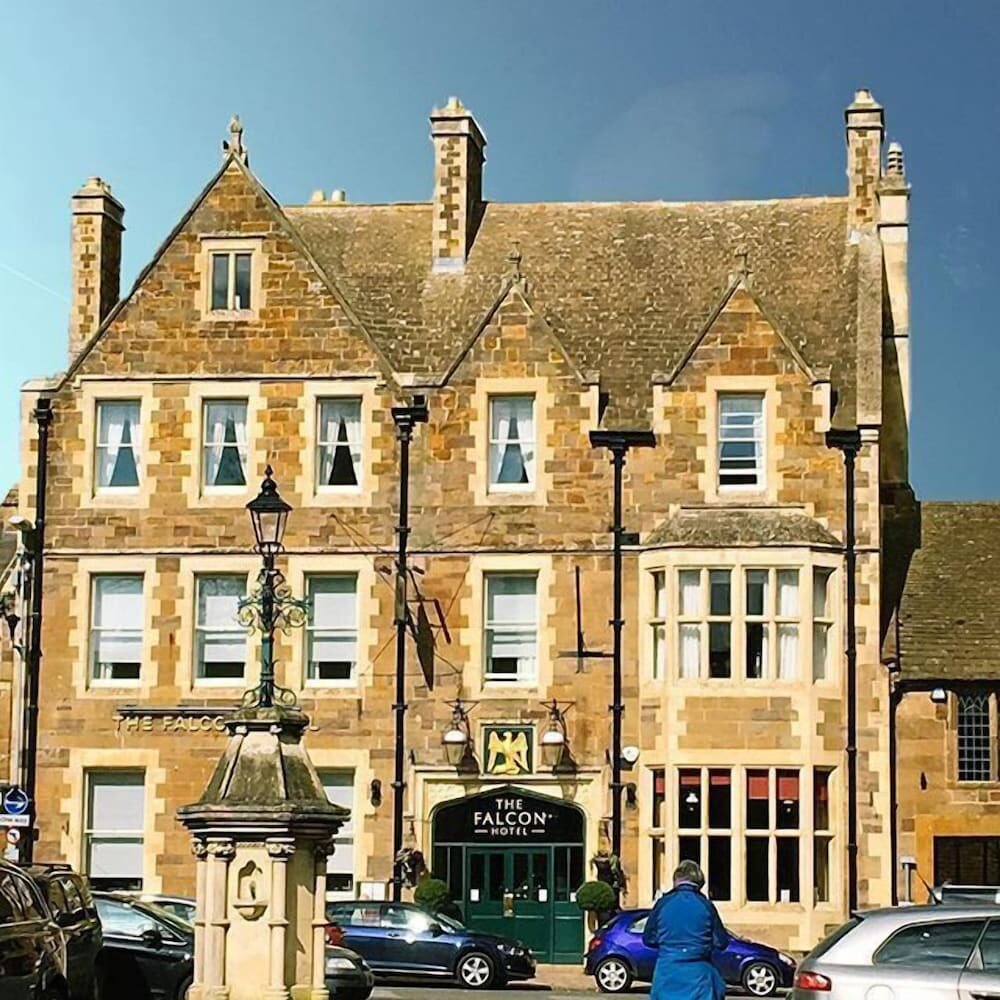 Hotel The Falcon Hotel, England, photo