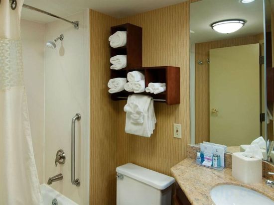 Фото Hampton Inn Chambersburg