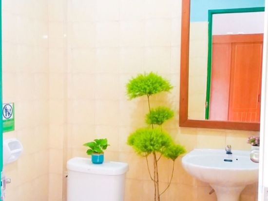 Фото J. Holiday Inn