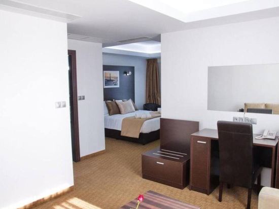 Фото Breeze Boutique Hotel