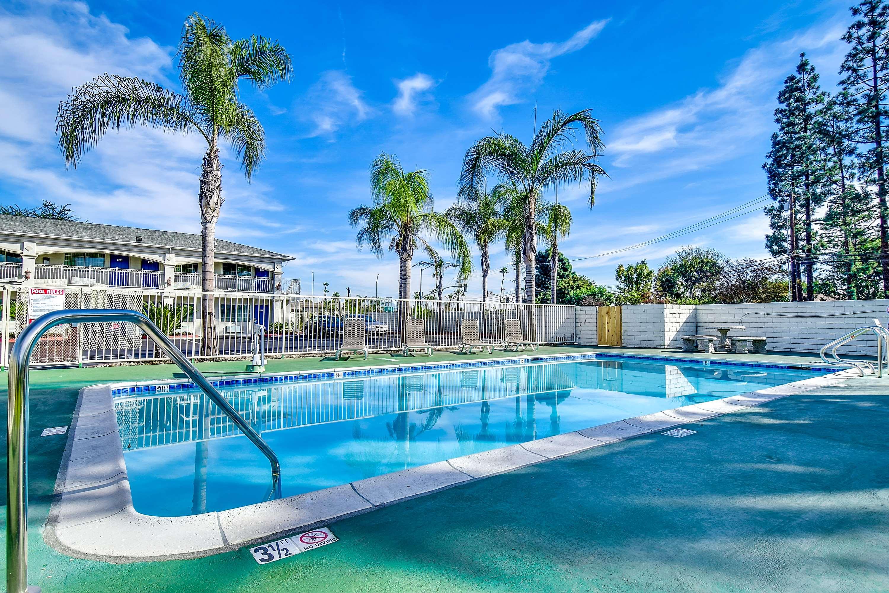 Фото Motel 6 Garden Grove