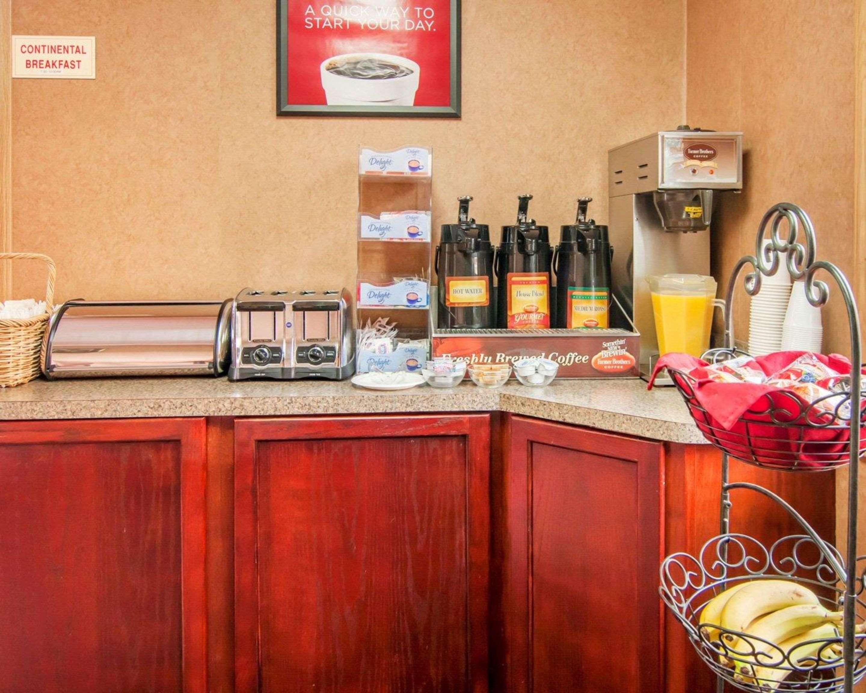 Фото Econo Lodge Portland City Center