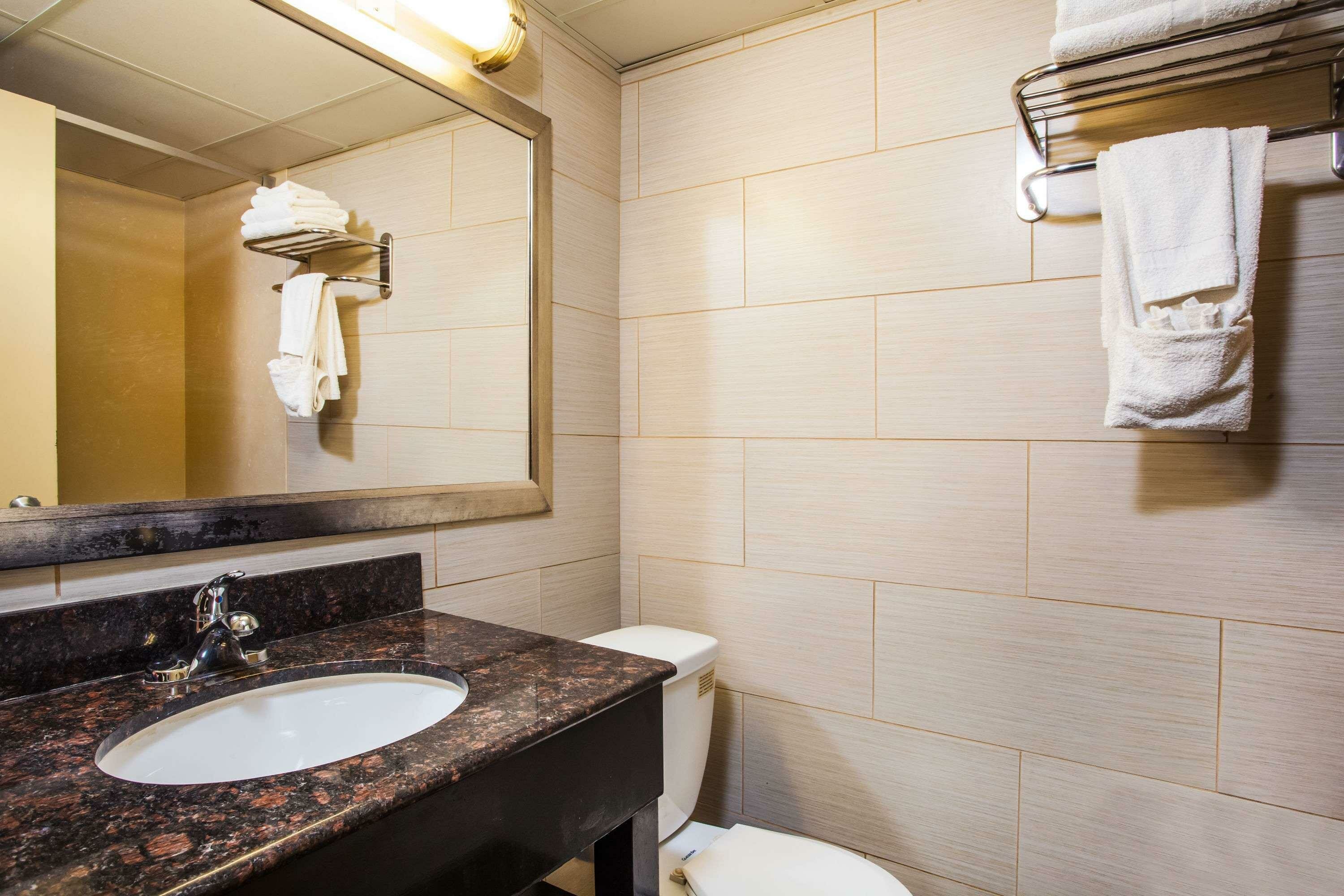 Фото Howard Johnson by Wyndham North Plainfield