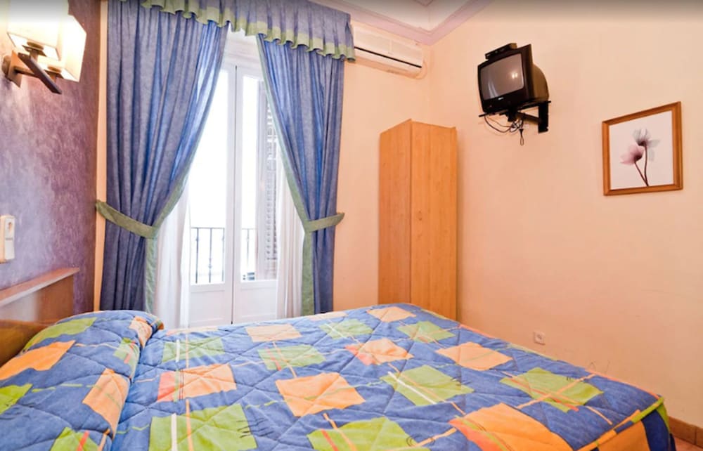 Фото Hostal Oporto