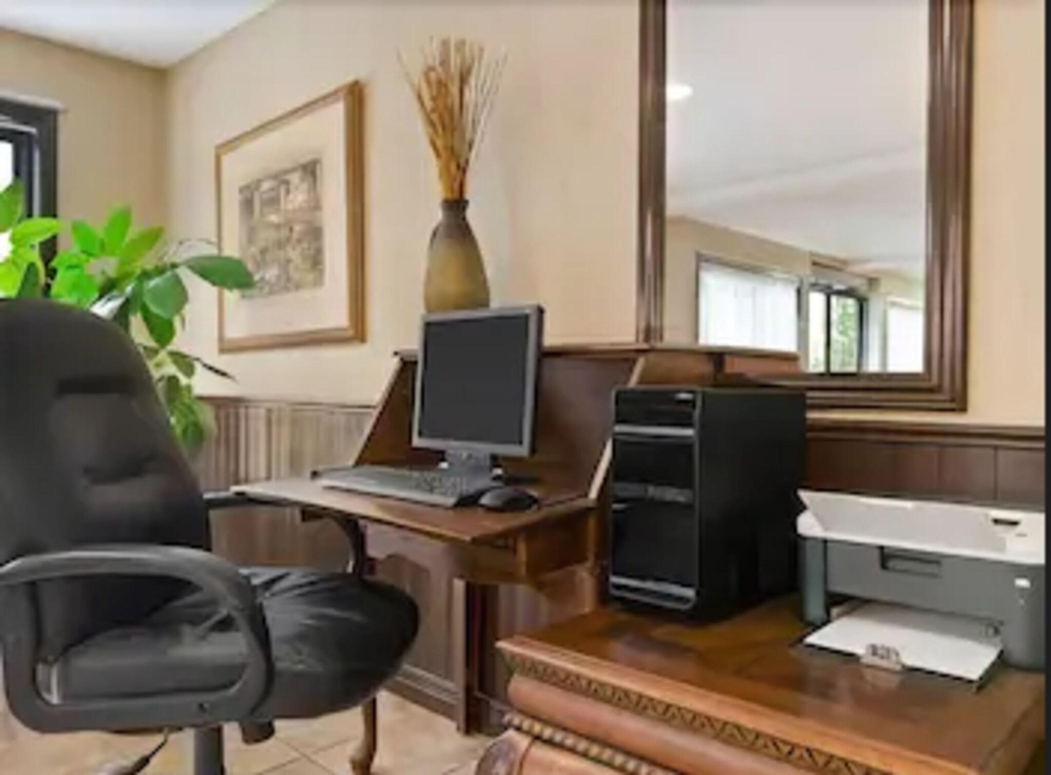 Фото Travelodge by Wyndham Edmundston