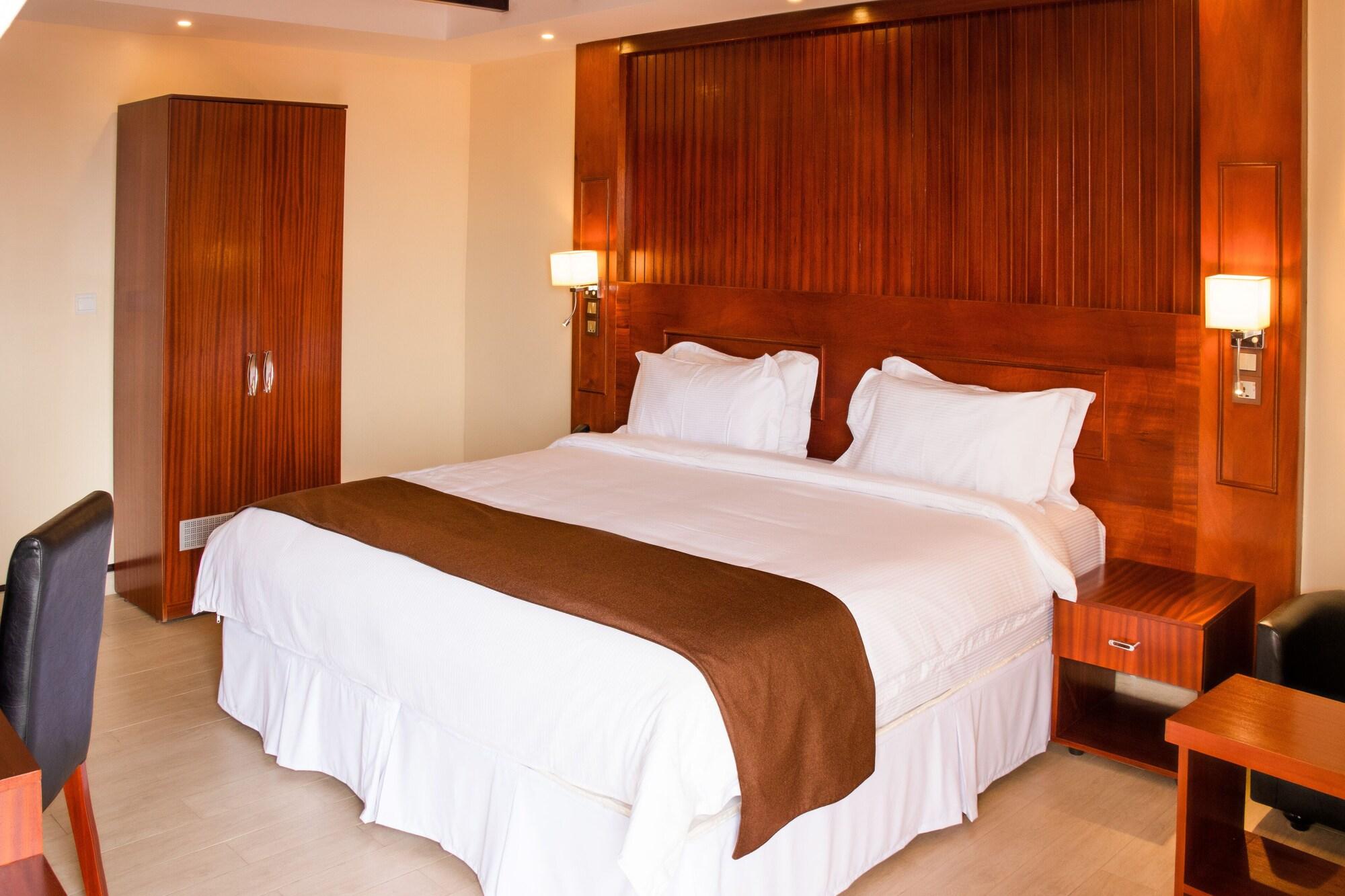 Фото Sainte Famille Hotel