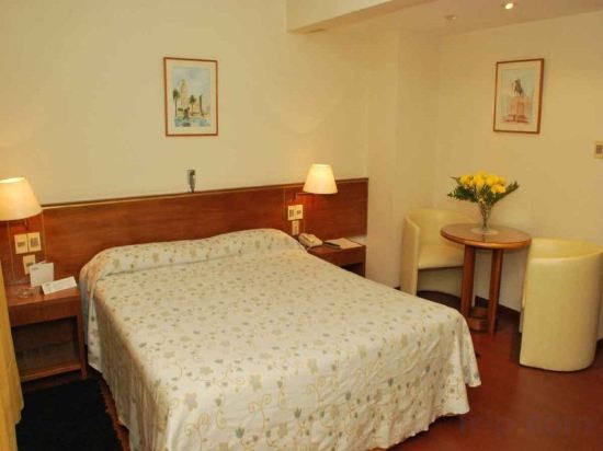 Фото Oxford Hotel