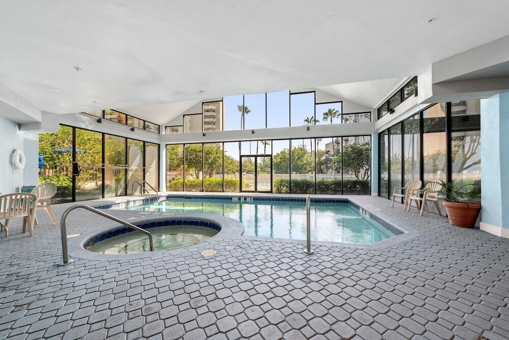 Фото Enclave Hotel & Suites Orlando, a staySky Hotel & Resort