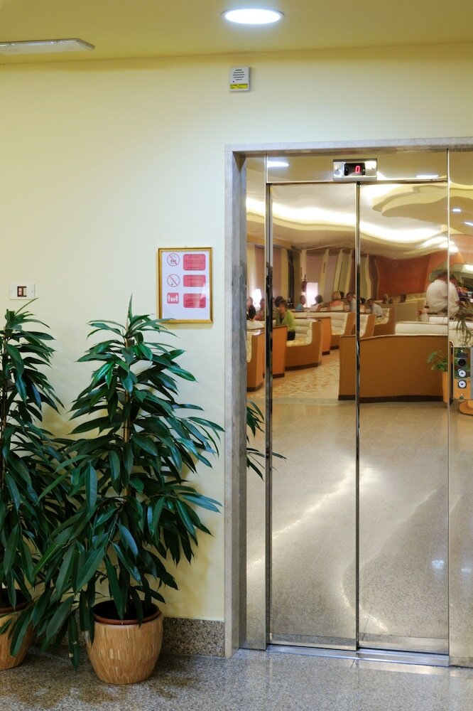 Фото Hotel Oasis