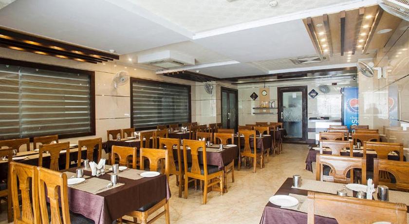 Фото Hotel Basera Brij Bhoomi