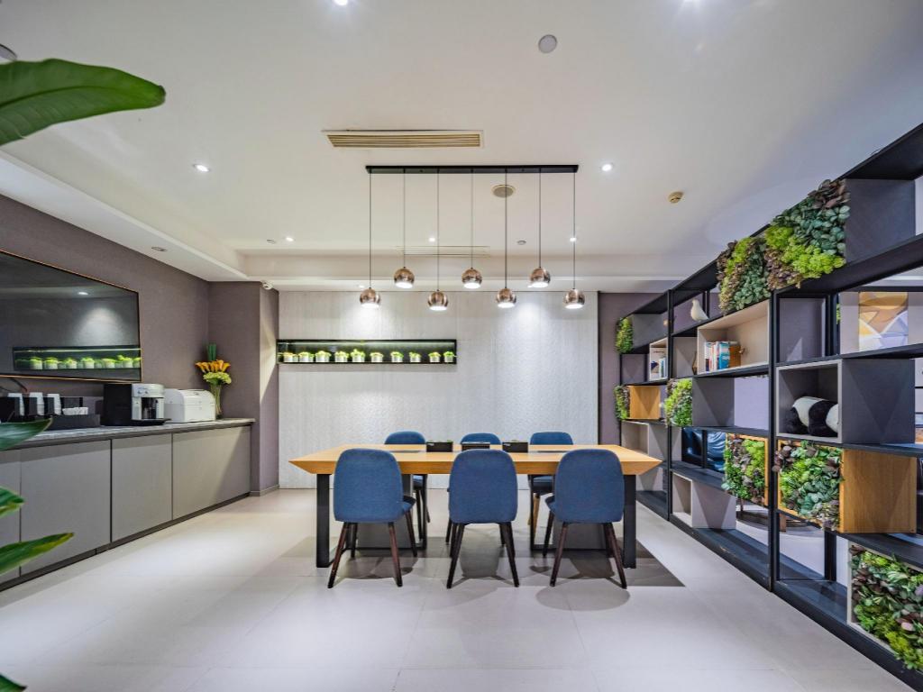 Фото Homeinn Selected Hotel Chengdu Panda Base Zoo Subway Station