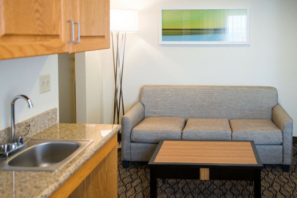 Фото Holiday Inn Express Hotel & Suites Chanhassen, an Ihg Hotel