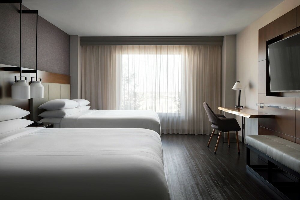 Фото Visalia Marriott at the Convention Center