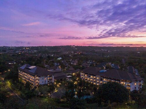 Внешний вид отеля Royal Tulip Springhill Resort Jimbaran в Джимбаране, фото 3