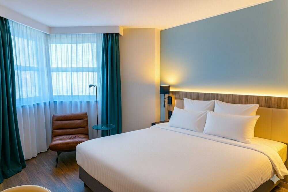 Фото Campanile Reims Centre Cathedrale