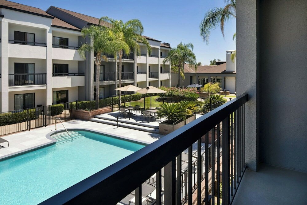 Фото Courtyard by Marriott Fresno
