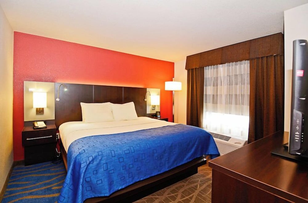 Фото Astoria Hotel and Event Center