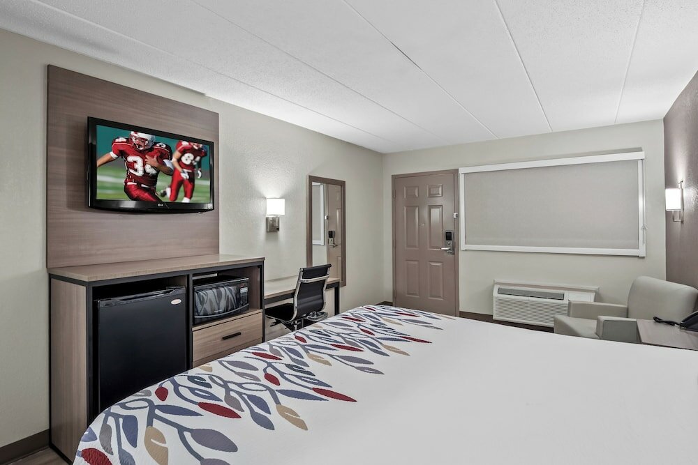 Фото Red Roof Inn Ann Arbor - University of Michigan South