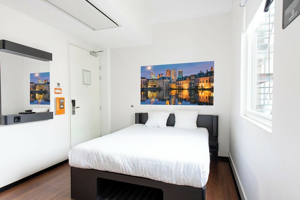 Фото EasyHotel The Hague City Centre