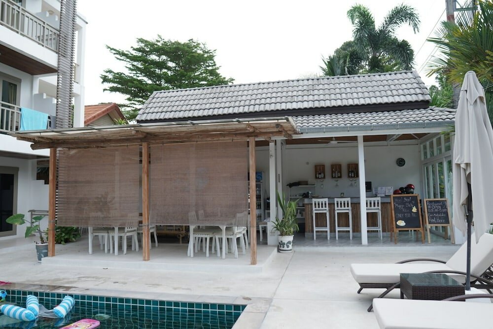 Фото Ampha Place Hotel