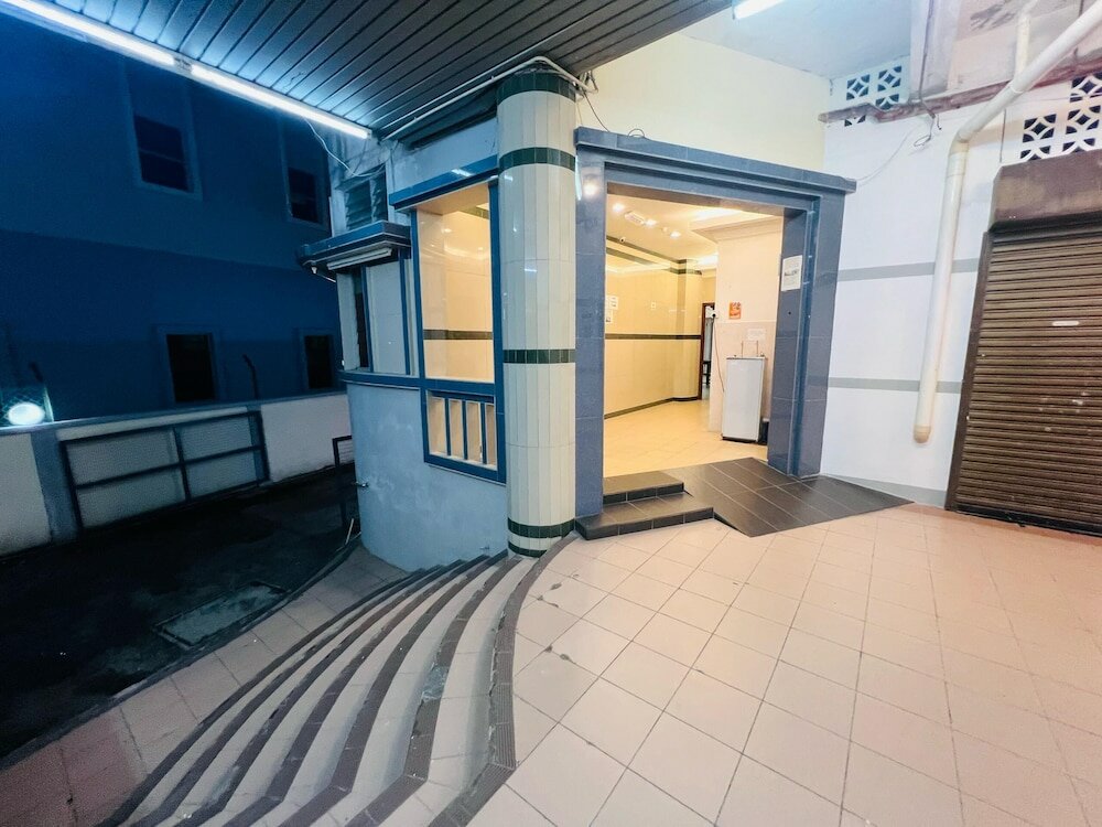 Фото Burmahtel - Hostel