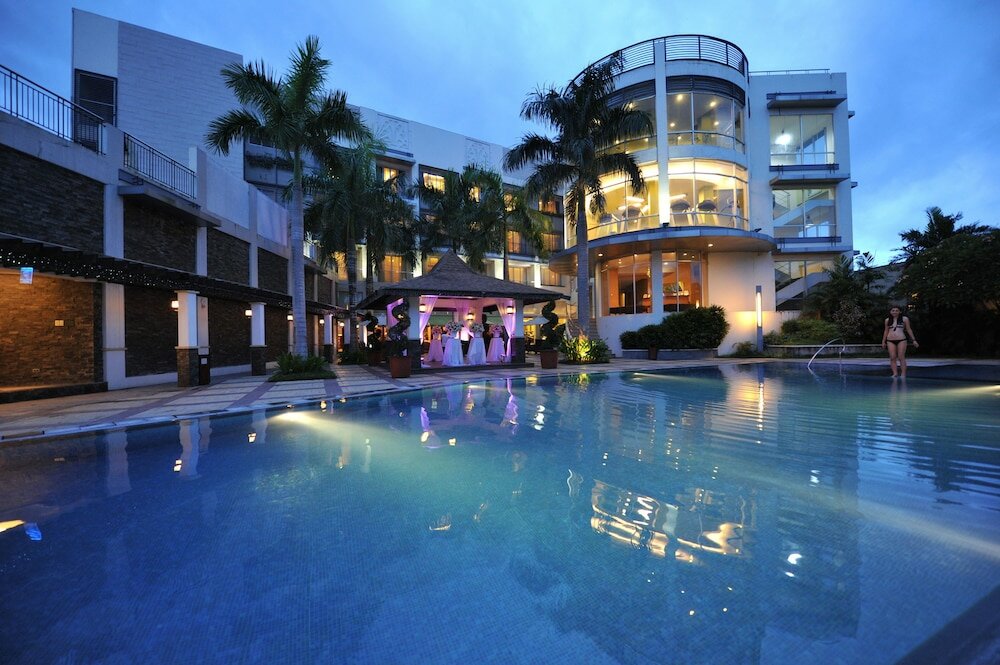Фото The Avenue Plaza Hotel