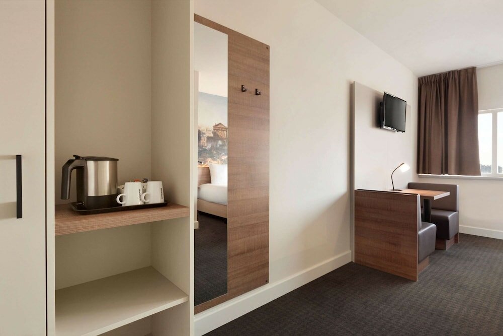 Фото Rotterdam Teleport Hotel