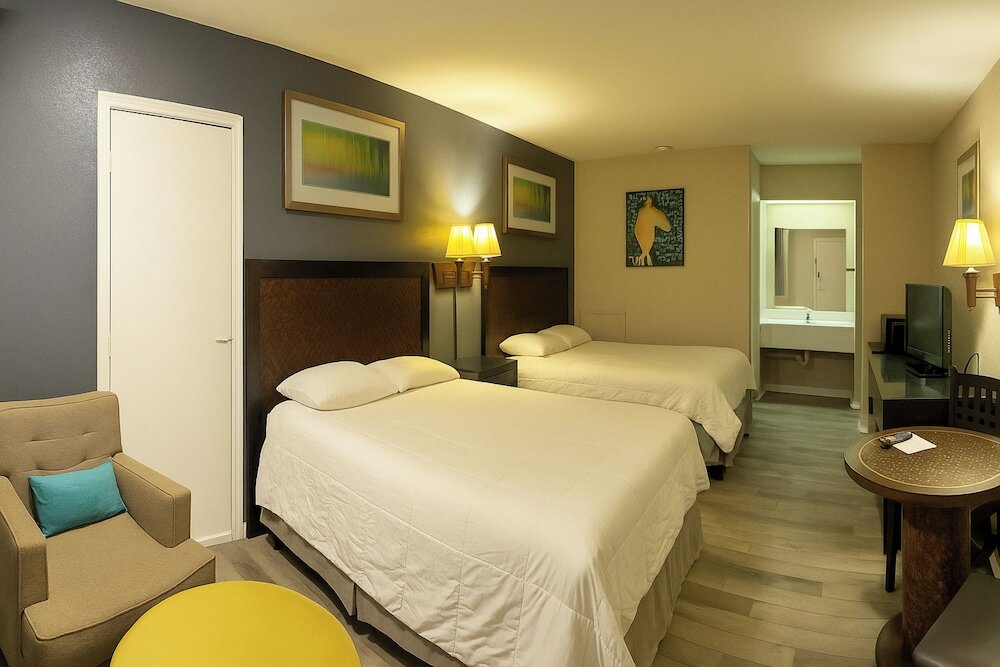 Фото Courtland Inn Motel