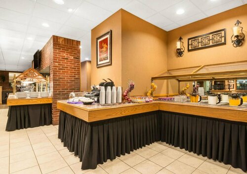 Гостиница Ramada Hotel & Conference Center by Wyndham Paintsville в Штате Кентукки